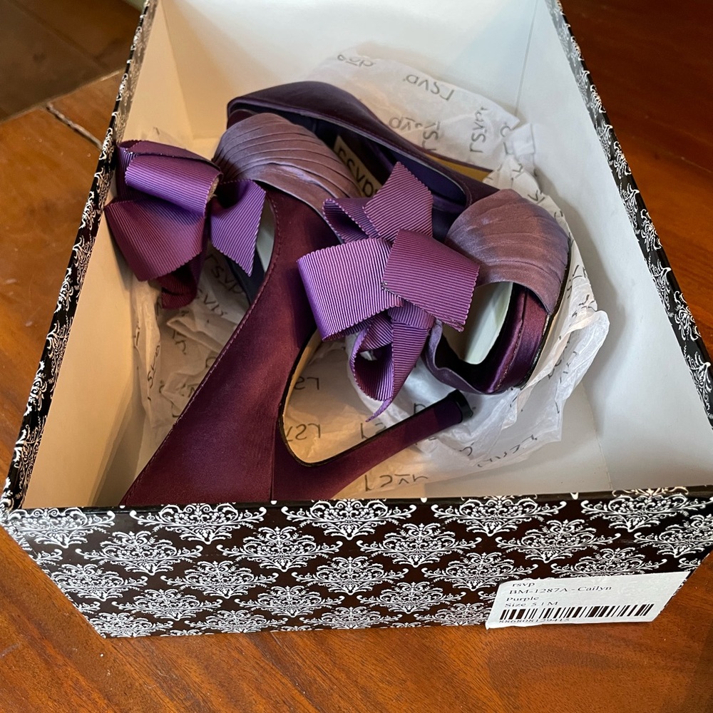 RSVP Caitlyn Purple Satin High Heel with Bow 5M NEW IN BOX!! - Picture 6 of 6